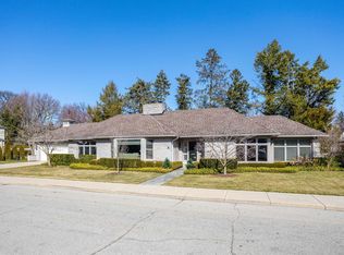 824 Park Ln, Grosse Pointe Park, MI 48230