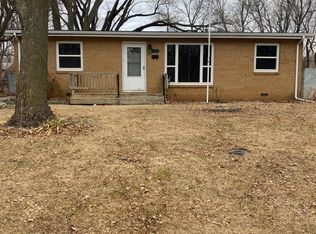 1133 N Lakeview Dr, Derby, KS 67037