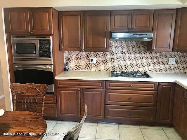 2nd image of 2947 Hylan Blvd