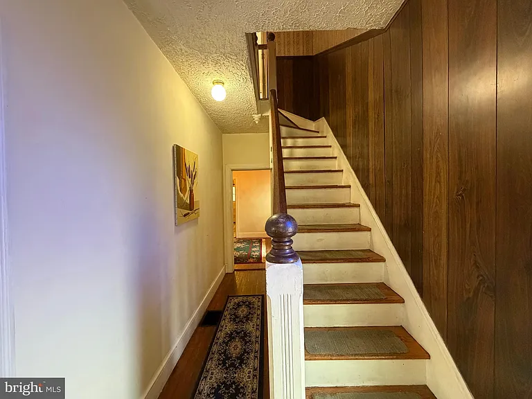 508 W Burke St — Photo 6