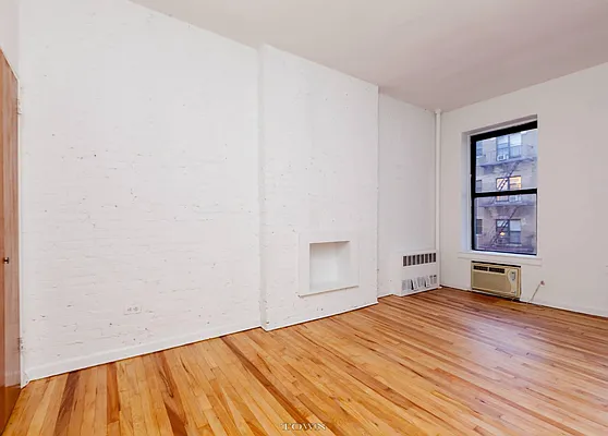 Rented by Town Residential | media 9