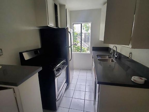 5th image of 2320 Glendale Blvd #136