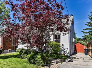 33 Plaxton Dr, Toronto, ON M4B 2P6