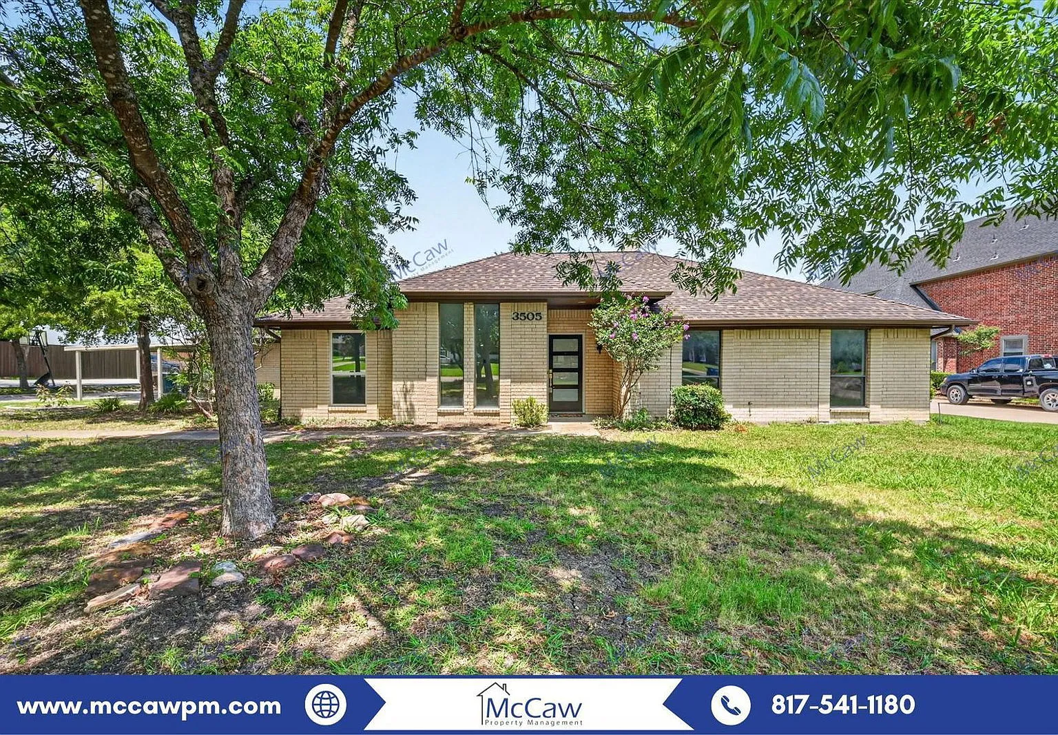 3 bed, 2.0 bath, 2204 sqft, $2,800 — Photo 1