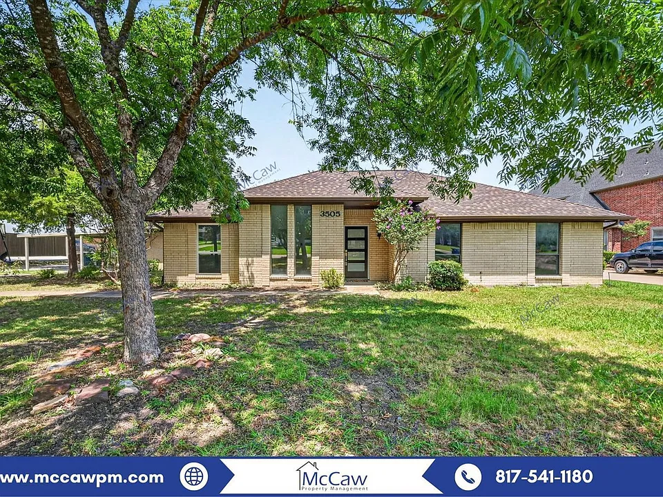 3505 Larkin Ln
