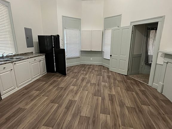 3rd image of 515 E 9th Ave