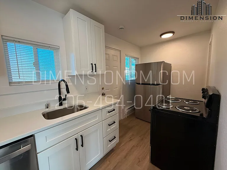 Skyway Apartments — Photo 10
