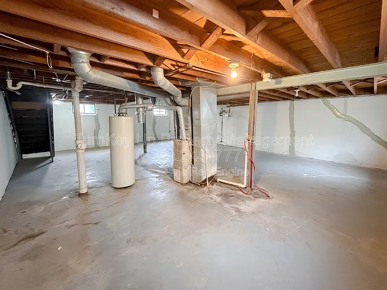 7724 Monroe Dr — Photo 16