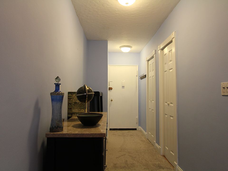 1st image of 2 Bryant Cres APT 1M