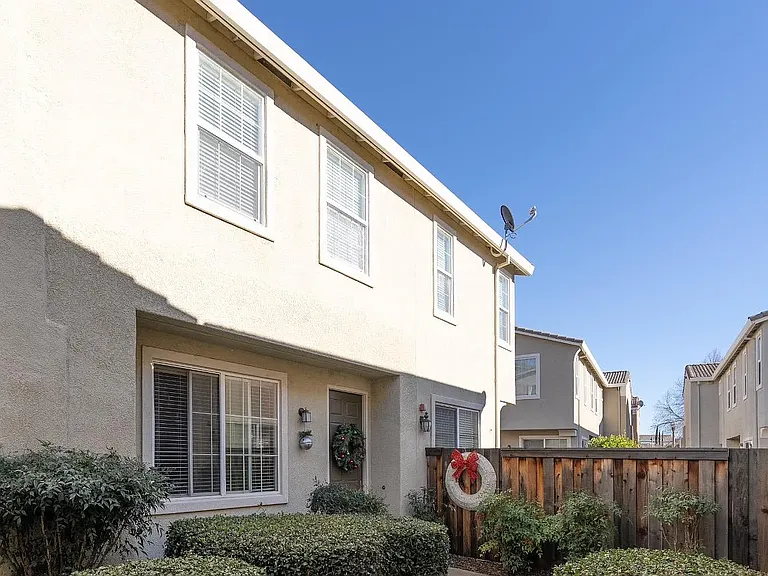 3000 Sierra View Cir — Photo 3