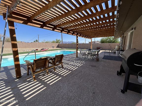 5th image of 2160 Mimosa Dr