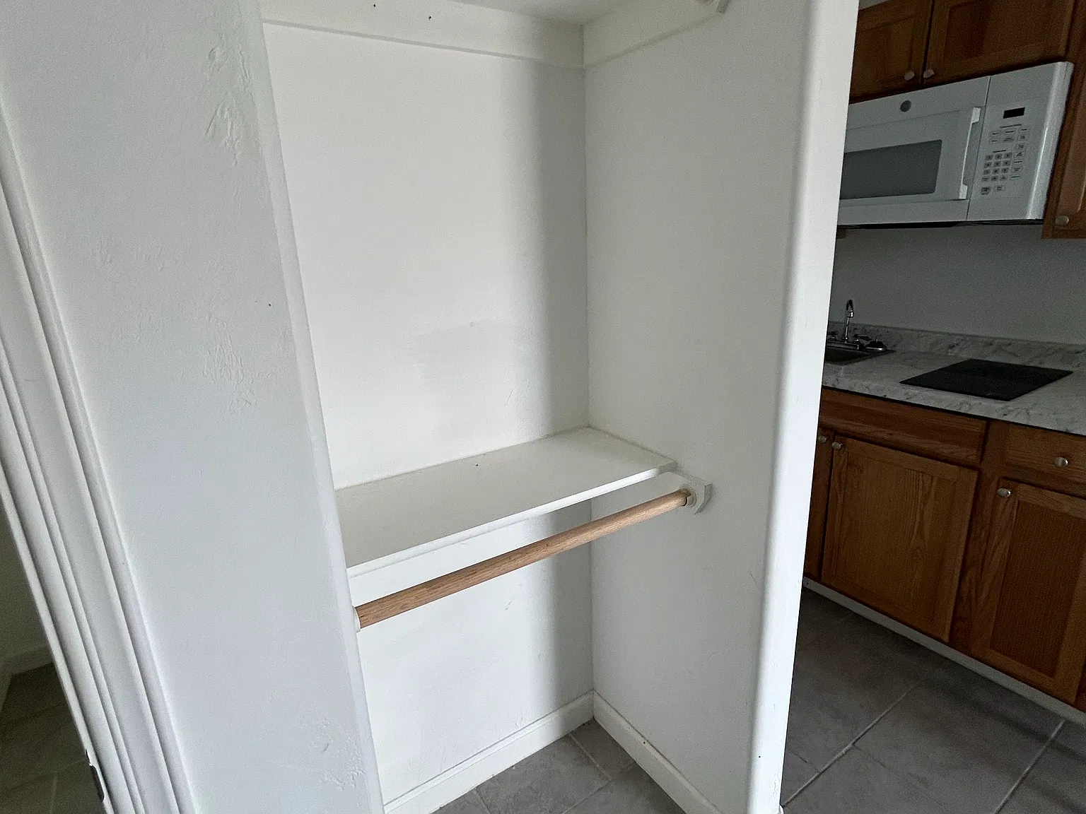 Studio, $895 — Photo 2