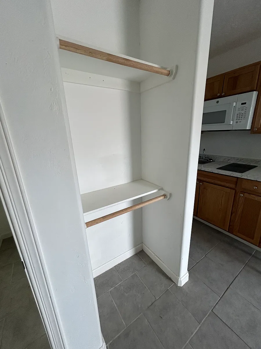Building Photo - 1302 N Date St #6