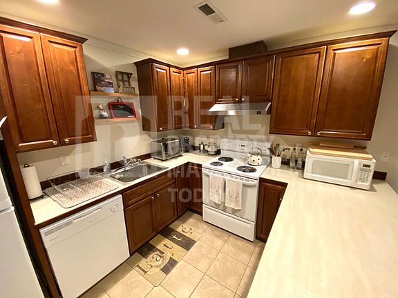 4th image of 6501 Newaukum Pl NE