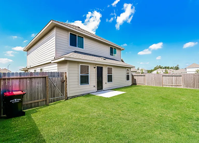2546 Grayling Dr — Photo 5