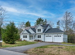 124 Lindenridge Rd, Amherst, MA 01002