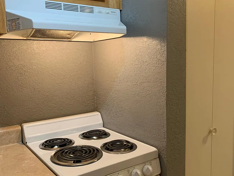 1810 E Blacklidge Dr #718 — Photo 11