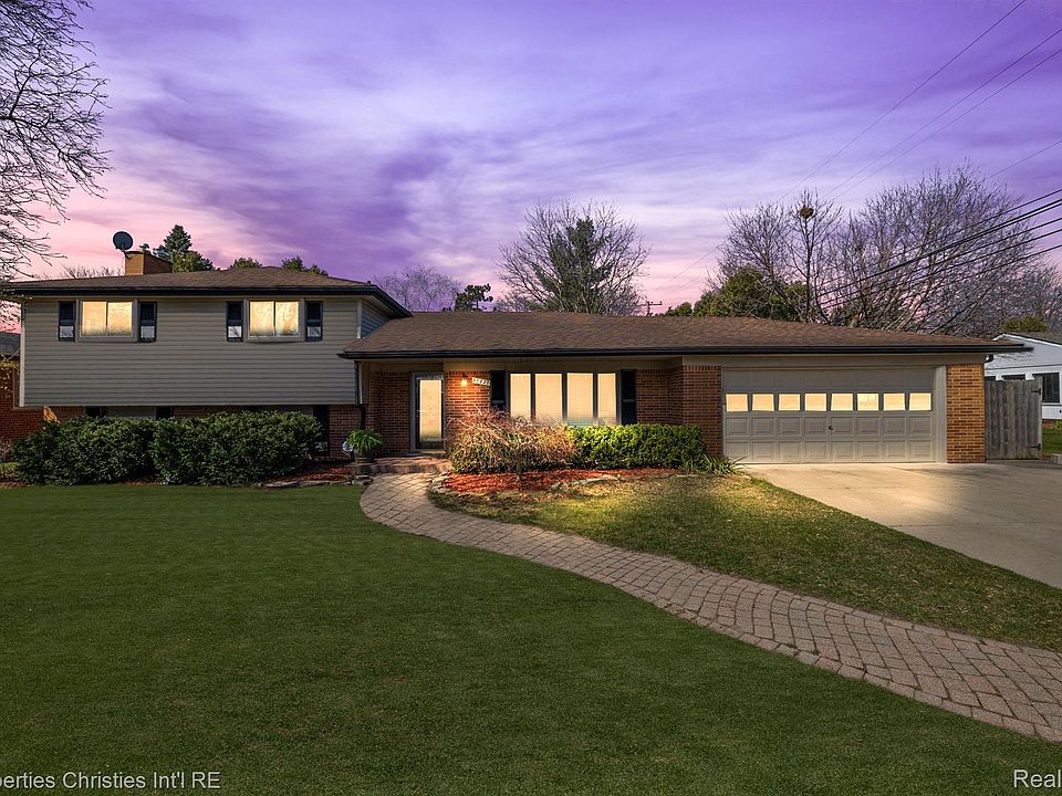 1st image of 37827 Brookwood Dr