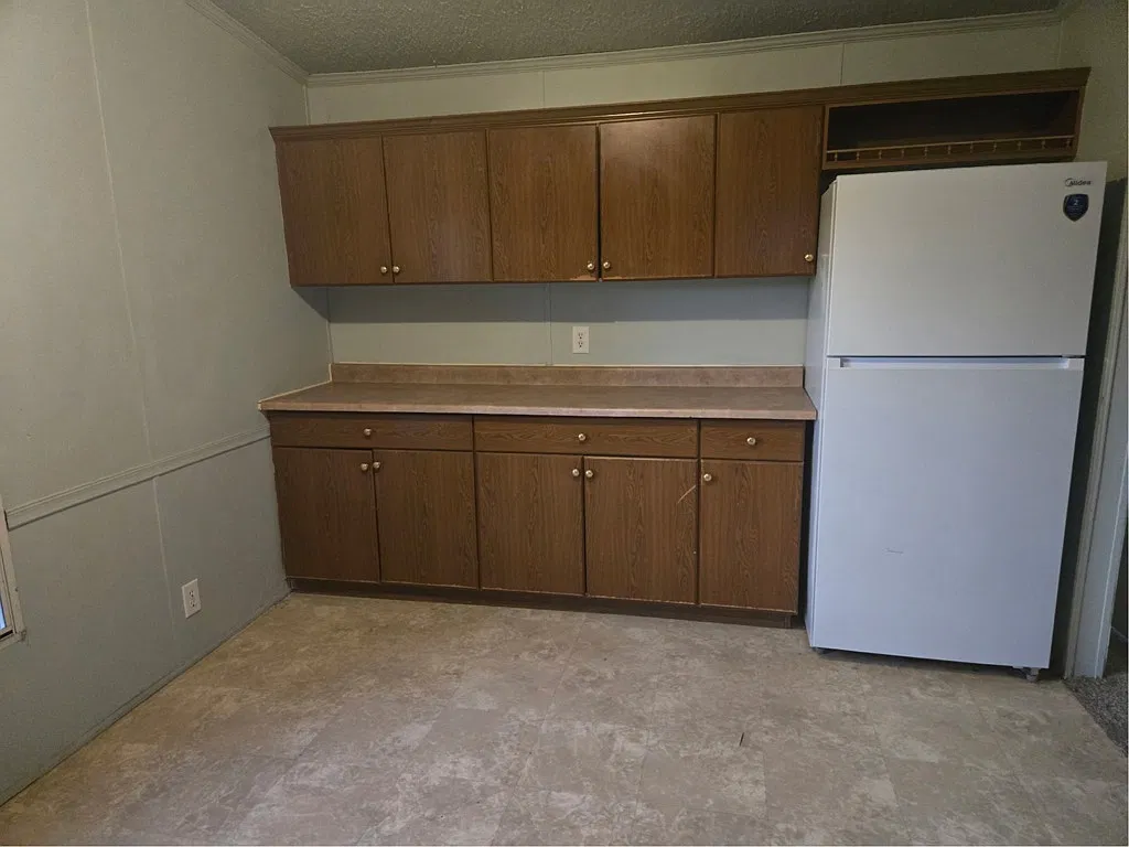 Cozy 2-Bedroom 1 Bath Trailer — Photo 3