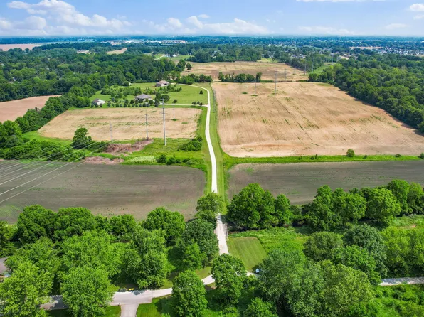 6000 W Hellis Dr, Muncie, IN 47304