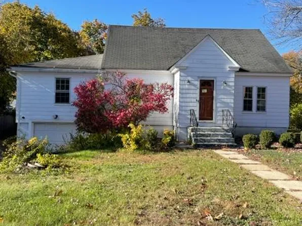 6 Merry St, Bedford, NH 03110