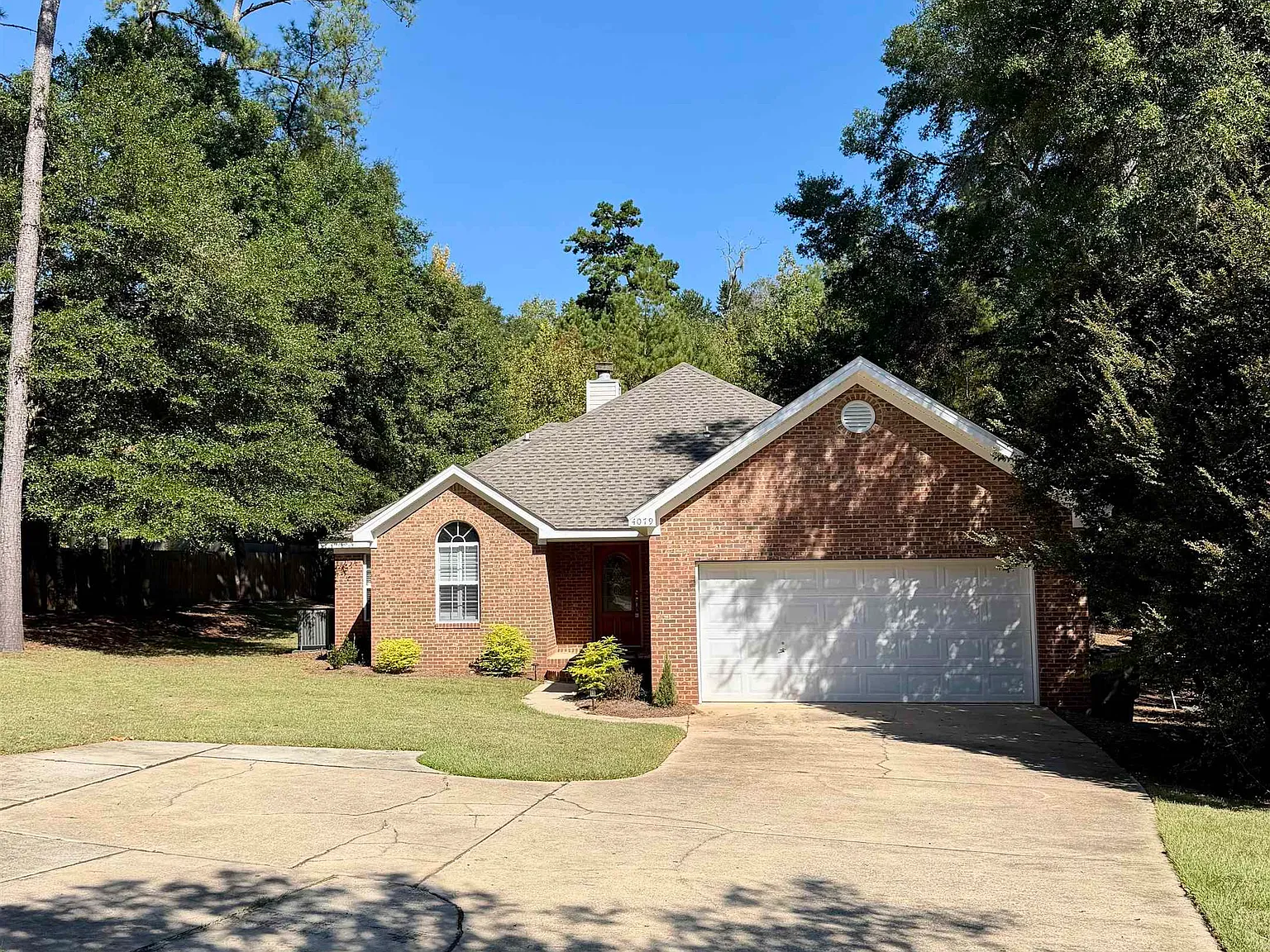 3 bed, 2.0 bath, 1652 sqft, $2,850 — Photo 2