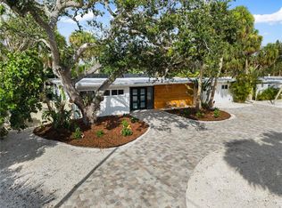 4879 Commonwealth Dr, Sarasota, FL 34242