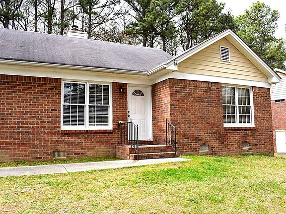 3rd image of 985 Walker Place Dr