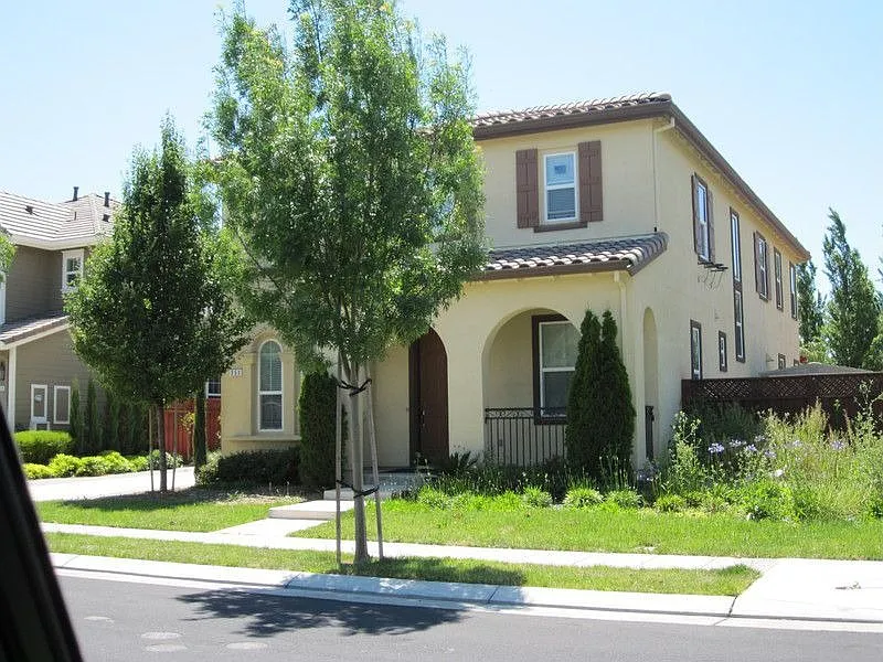 351 S Amable St photo 1