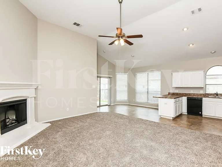 1220 Saltgrass Dr — Photo 3