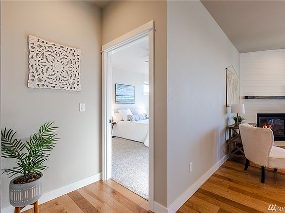 4th image of 837 Blackstone Ct