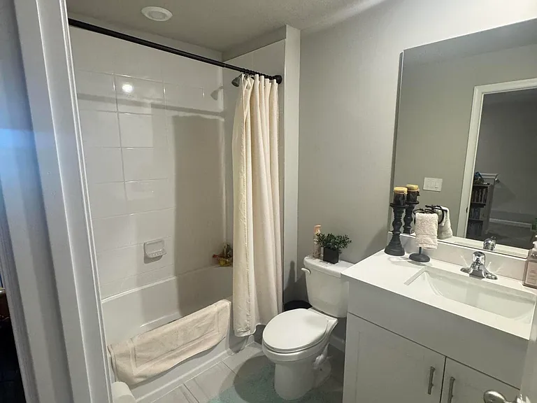526 Salisbury Cir — Photo 11