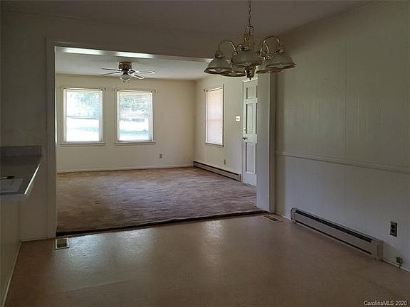 5th image of 833 Cambridge Cir