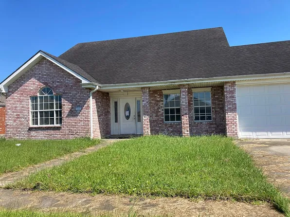3601 Despaux Dr, Chalmette, LA 70043