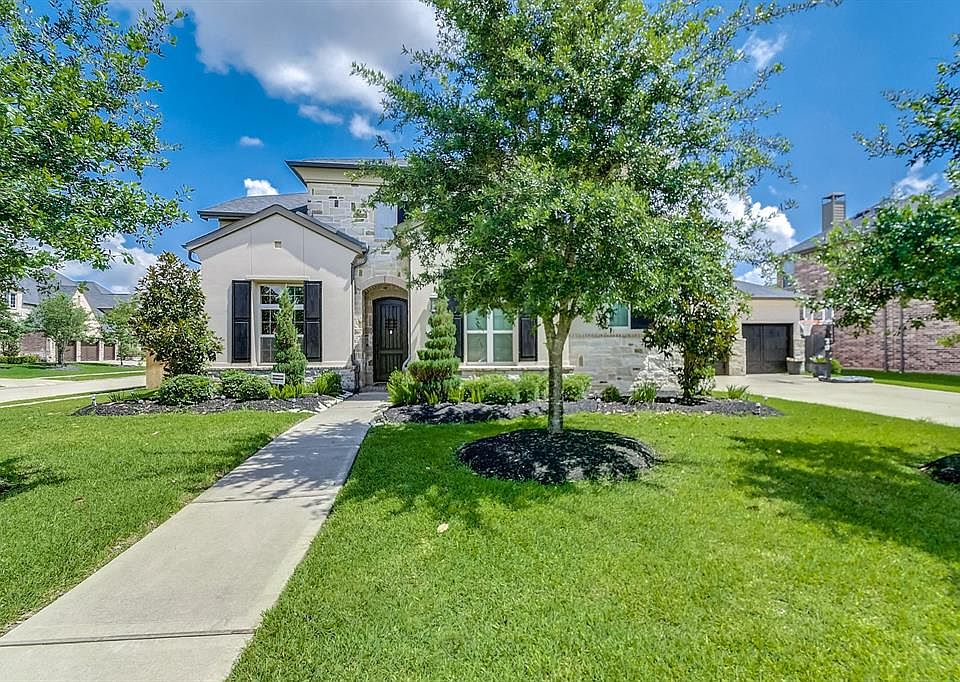 1st image of 2403 Graystone Crossing Dr