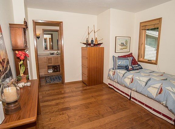 5th image of 10665 Westwood Dr