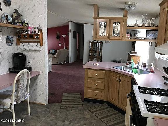 4th image of 65020 White Pine Dr