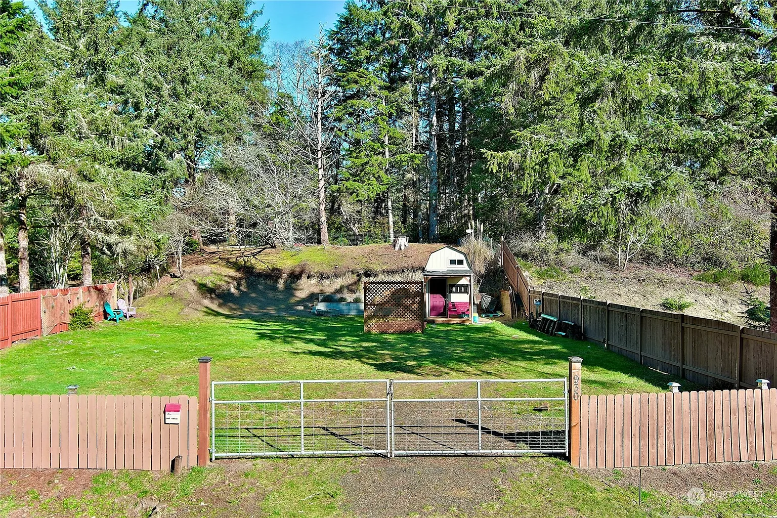 930 Discovery Avenue SE photo 1