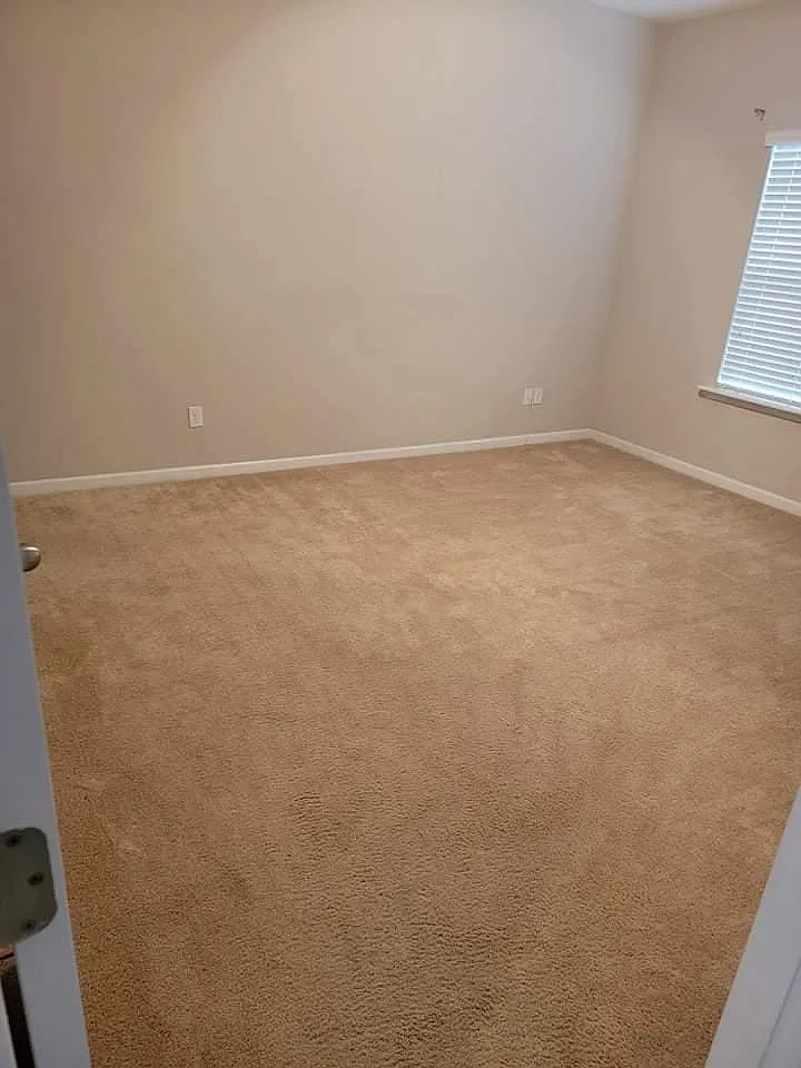 3 bed, 1395 sqft, $1,900 — Photo 3