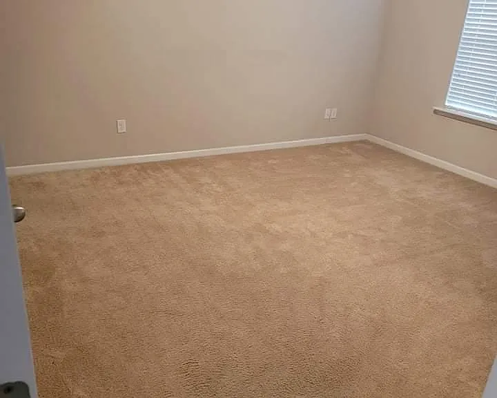 409 Southwood Way — Photo 3