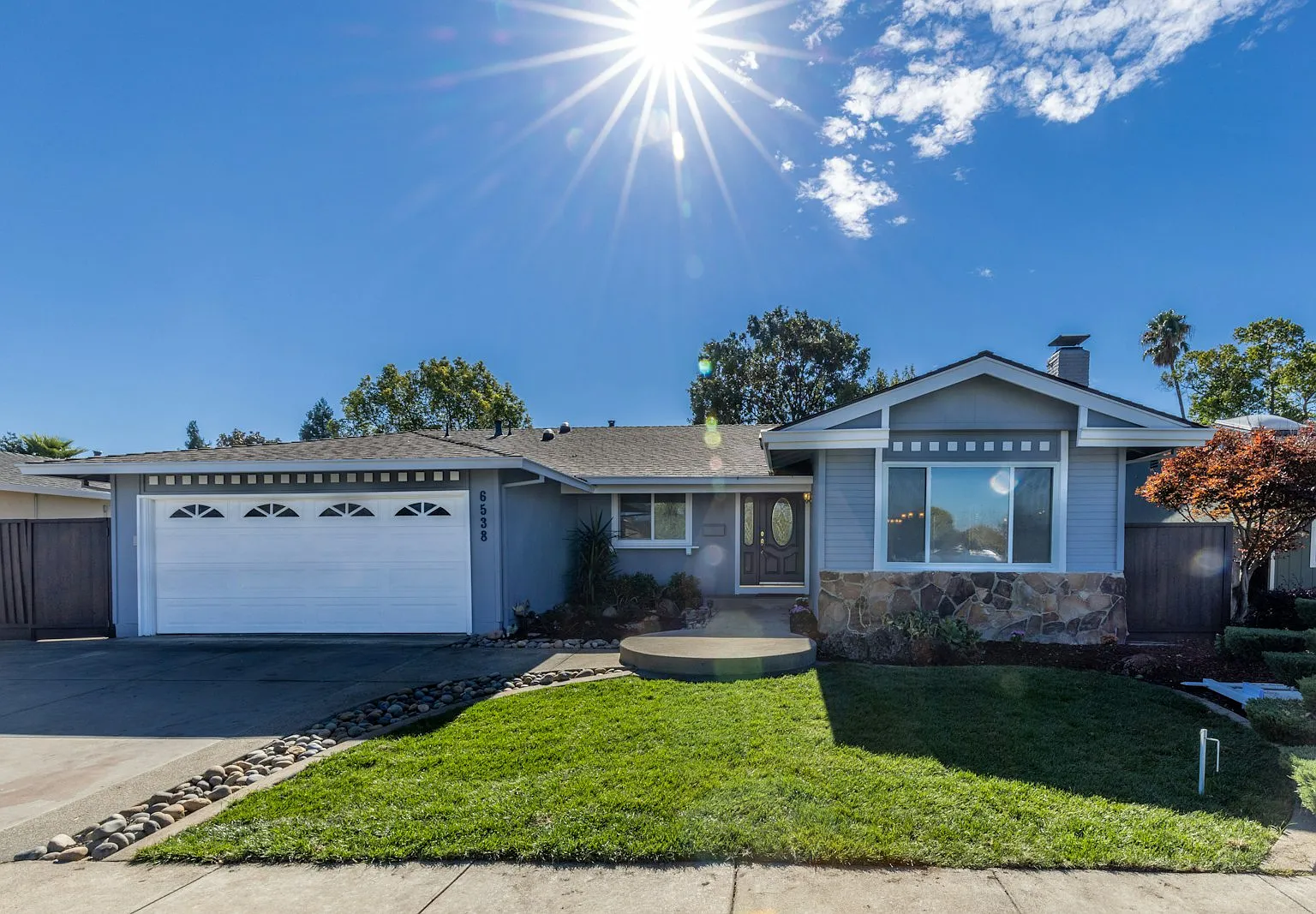 6538 Inglewood Drive — Photo 2