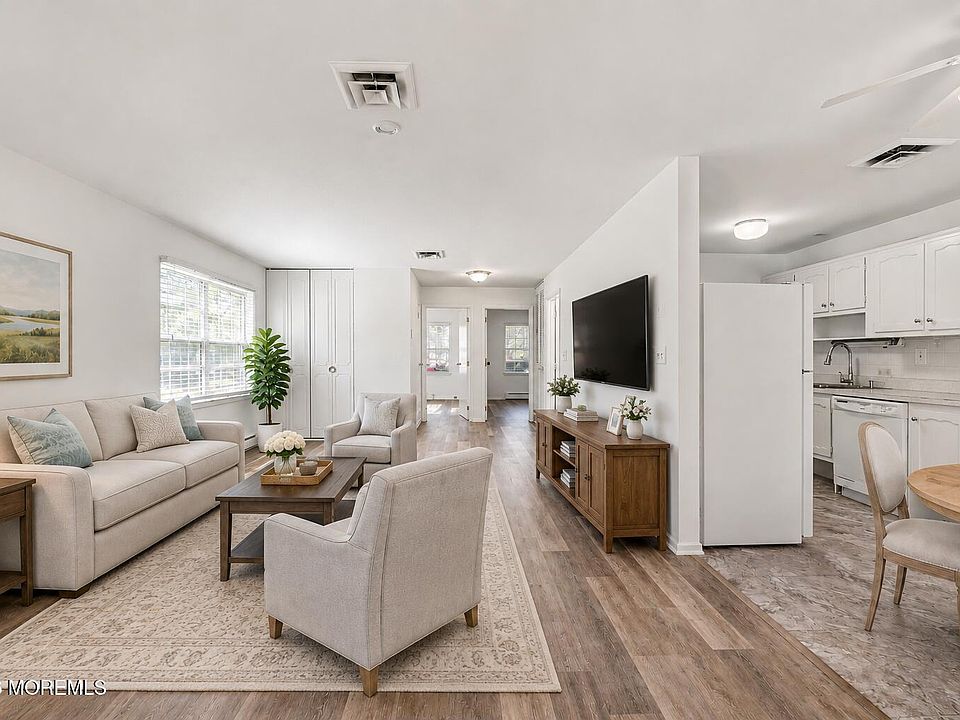 1st image of 167A Huntington Drive
