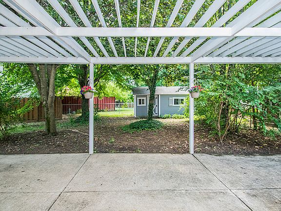 5th image of 4327 Thornridge Cir