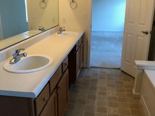 102 Martin Ct, Hummelstown, PA 17036