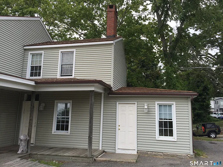 380 Thames St — Photo 3