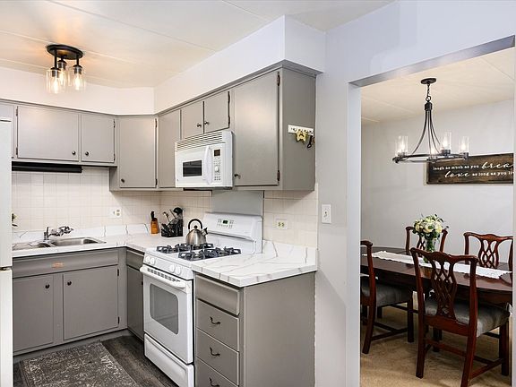 3rd image of 203 N Kenilworth Ave APT 3D