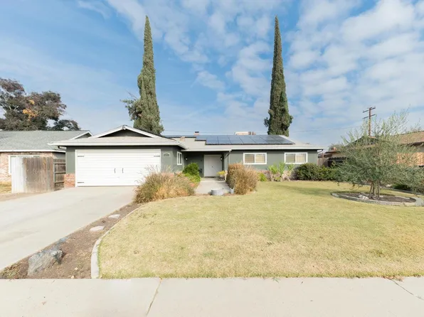 204 W Amber Way, Hanford, CA 93230