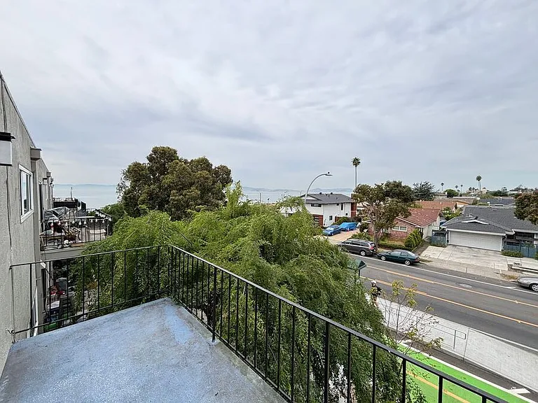 1701 Shoreline Drive — Photo 7