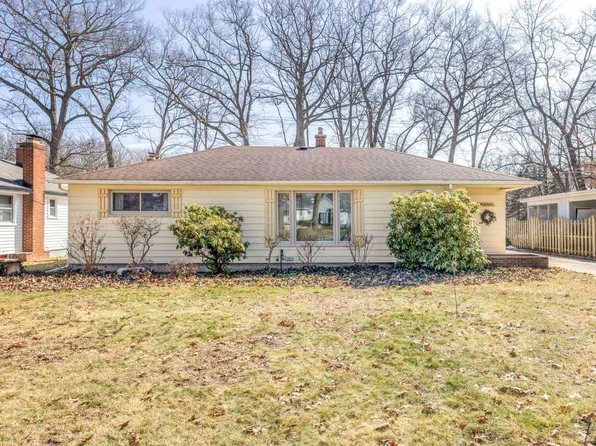3428 Riverside Dr, Port Huron, MI 48060