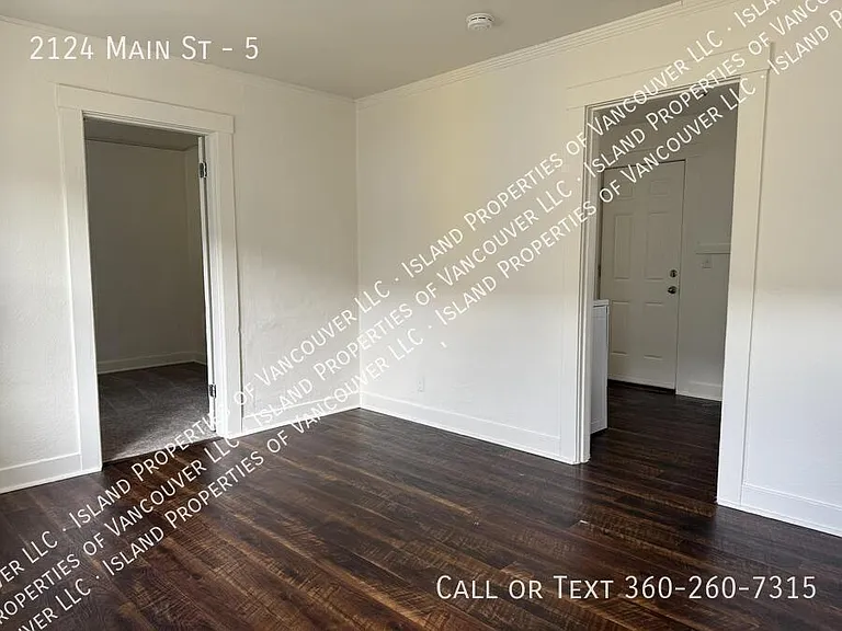 2124 Main St #5 — Photo 4
